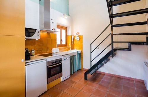 Pira Villa | Detached country house on Pira town square.