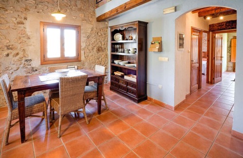 Pira Apartment | Detached country house on Pira town square.