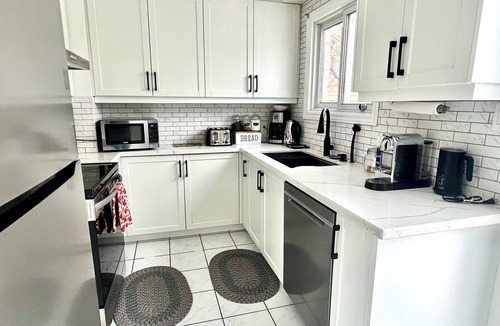 Burlington House | Detached Home –FIFA Toronto & Niagara Falls trip-Walk to Parks,Trails&Pool