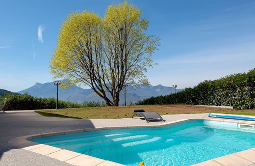 Saint-Jean-dʼArvey House | Detached House with Pool, Jacuzzi, and Spa