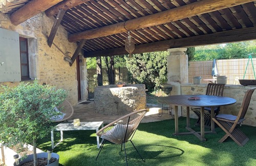 Pont-Saint-Esprit House | Detached house on garden level