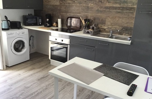 Antisanti House | Detached house divided into 4 fully-equipped apartments.