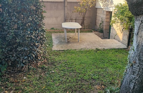 Franconville House | Detached house