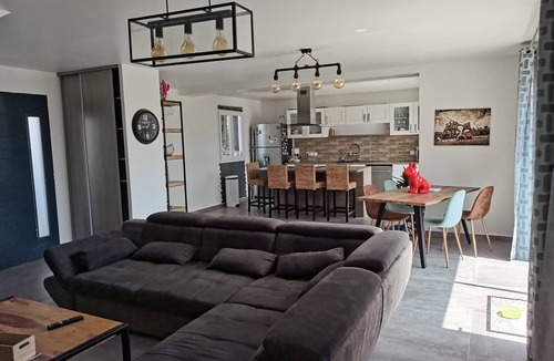 Puget-sur-Argens House | Detached house sleeps 4/5
