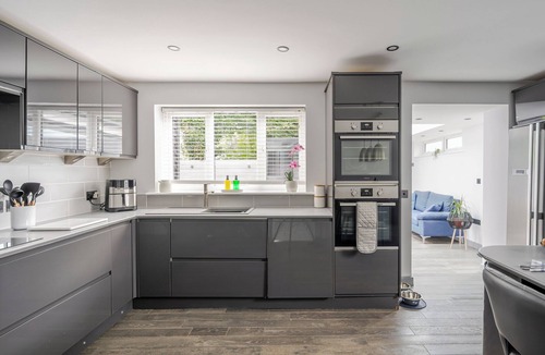 Ashbocking House | Detached House in Quiet Village - Pets Allowed