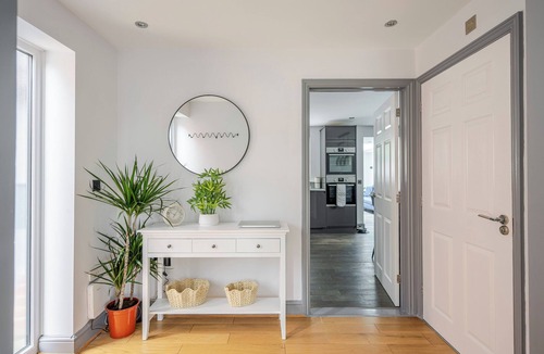 Ashbocking House | Detached House in Quiet Village - Pets Allowed