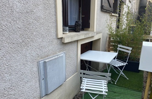 Hericy House | Detached house in quiet village on the edge of the Seine and Fontainebleau forest.