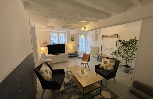 Hericy House | Detached house in quiet village on the edge of the Seine and Fontainebleau forest.