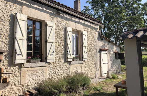 Bellon House | Detached house + private pool mins from Aubeterre