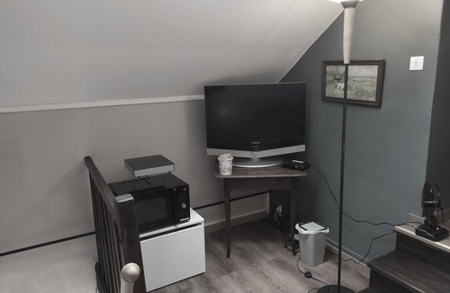 Velles Cottage | DETACHED HOUSE SET IN 2 HECTARES