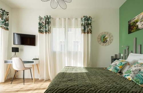 Bonne House | Detached house sleeps 6