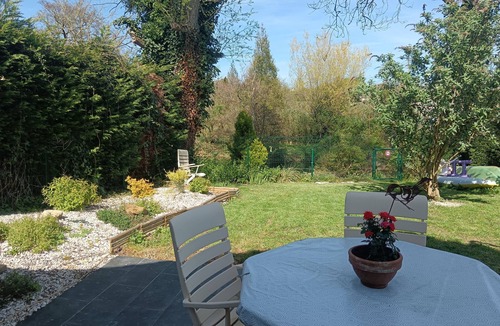 Carly House | Detached house, terrace and enclosed garden, ideal for families, pets allowed