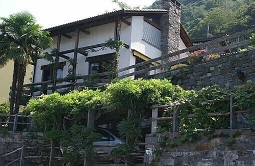 San Nazzaro House | Detached house with vines, palms and dream view