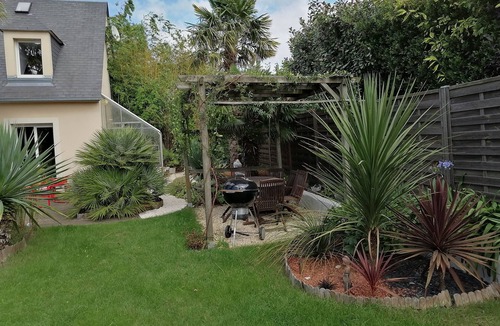 Lion-sur-Mer House | Detached house with exotic garden, swimming pool near landing beaches