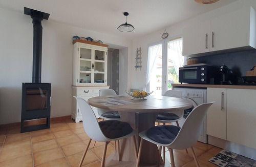 Grues House | Detached House with Garden, Pets Allowed on Request