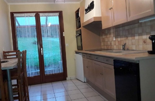 Charteves House | Detached house with private garden