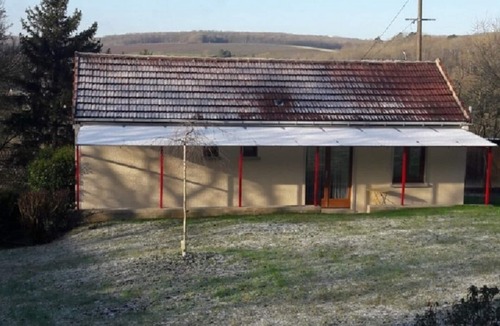 Charteves House | Detached house with private garden