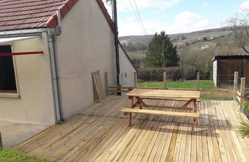 Charteves House | Detached house with private garden