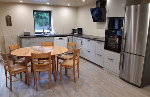 Irvillac House | Detached house with pool and jacuzzi