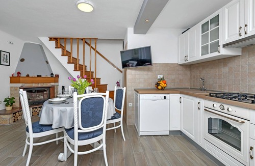Makarska House | Detached house with pool in quiet location, terrace with sea view