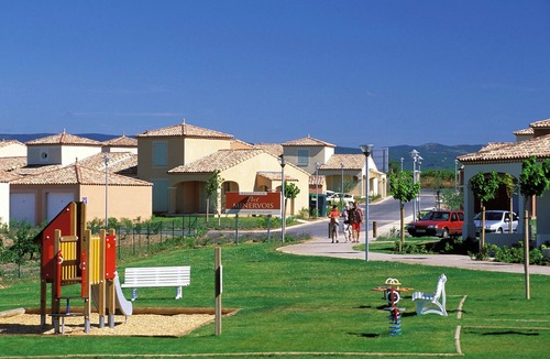 Homps House | Detached house with terrace or loggia, located in Languedoc