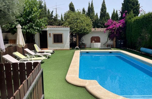 Hoya de los Patos Villa | Detached Luxury Secluded Villa with Private Pool. Sleeps 9 - close to sea.