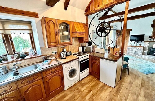 Usk House | Detached ONE LEVEL stone barn