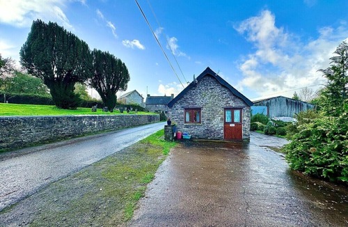 Usk House | Detached ONE LEVEL stone barn