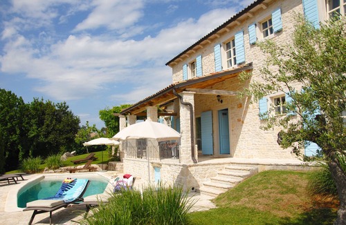 Buzet House | Detached stone villa with stunning views, private pool, WLAN, outdoor barbecue