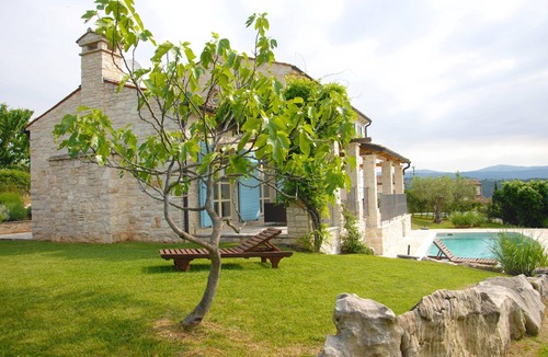 Buzet House | Detached stone villa with stunning views, private pool, WLAN, outdoor barbecue