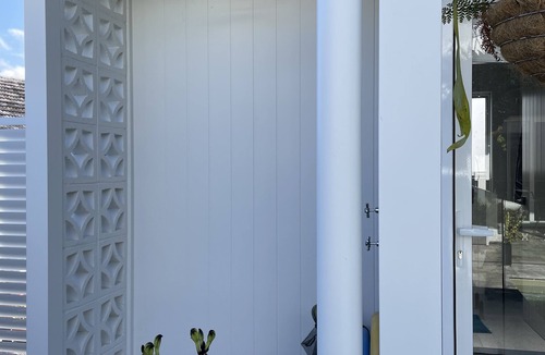 Kiama Apartment | Detached studio - 10 minute walk to Kendalls Beach