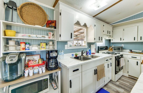 Fort Gaines House | Detached Studio & Fire Pit! Georgetown Retreat
