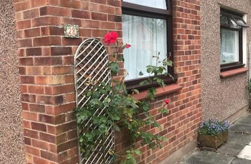 St. Andrews Apartment | Detached two bed house with off road parking.