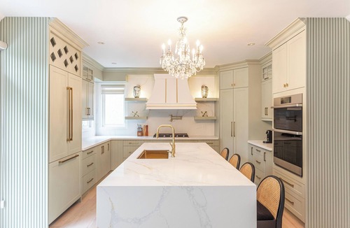 Bronte House | Detached Upscale furnished house steps away from the lake.
