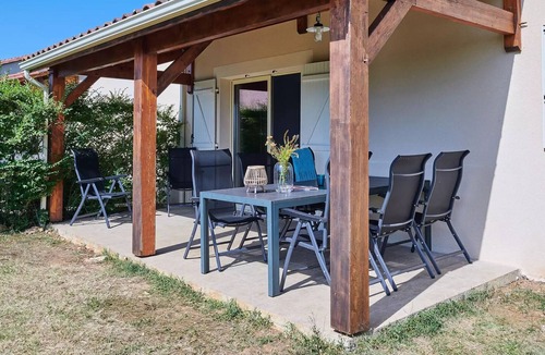 Lanzac Villa | Detached villa, 2 bathrooms, sleeps 6