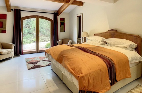 Ceret House | Detached Villa in beautiful, rural location, private pool, great views Céret 15mins, Med 30 mins