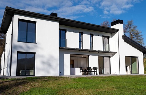 Hondarribia House | Detached Villa Next to Golf Course