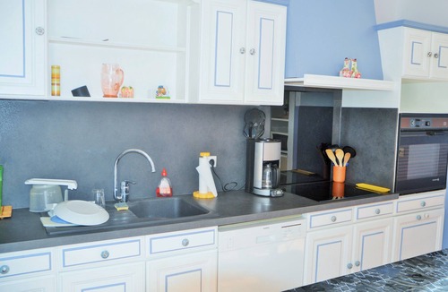 Entrecasteaux Villa | Detached villa with shared pool and summer kitchen.