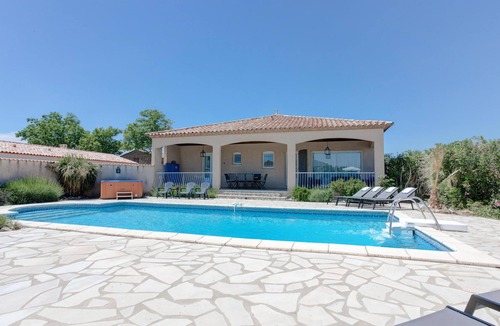 Aigne Villa | Detached villa with private pool and hot tub