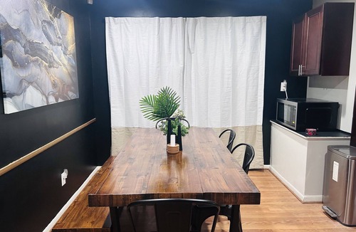 Inkster House | Detroit Global Getaway - Renovated 3BR House Near Airport - Minutes from Detroit