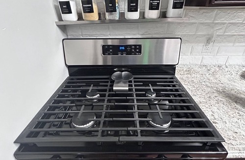Inkster House | Detroit Global Getaway - Renovated 3BR House Near Airport - Minutes from Detroit
