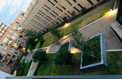 Royal Docks Apartment | DeucesLets 2 Bed - Slivertown