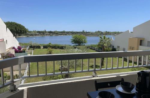 Saint-Andre-Lachamp Apartment | Deux pièces rénové avec terrasse, parking privé à Port Camargue - FR-1-250-173