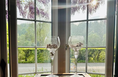 Oakfordbridge House | Devon 6-Bed Cottage with Country Views & Parking