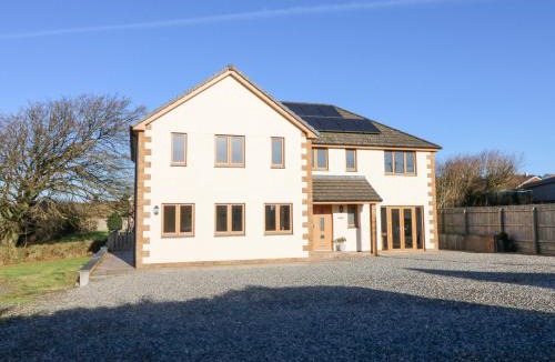 Bradworthy House | Devon House