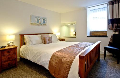 Torquay City Centre Apartment | Devon Villa Garden Apartment
