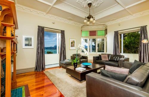 Devonport House | Devonport Harbour View