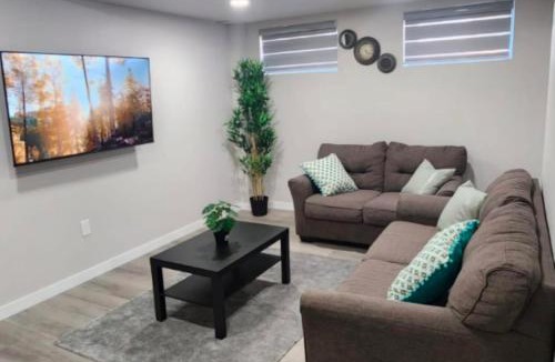 Winnipeg House | Devonshire Cozy Haven