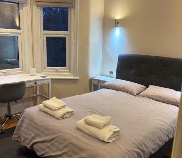 Palmers Green House | Devonshire House