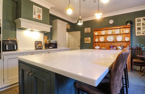 Giggleswick Cottage | DEVONSHIRE HOUSE, pet friendly, character holiday cottage in Settle